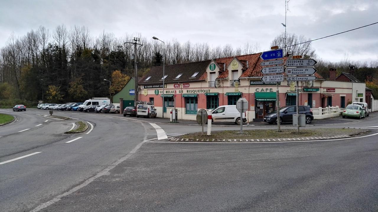 Le Relais De Risquetout Hem-Hardinval Экстерьер фото